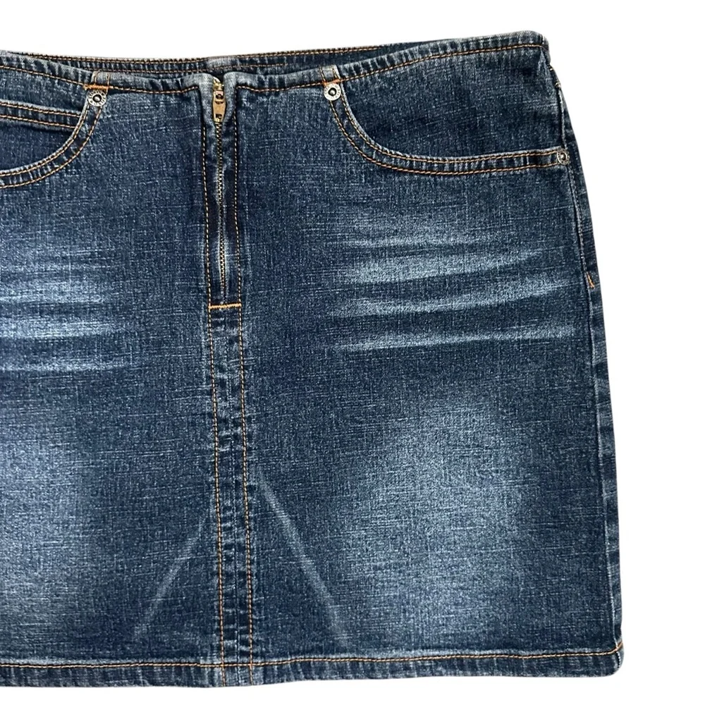 Y2K Xoxo Low Rise Exposed Zipper Dark Wash Faded Denim Mini Skirt Size 5/6 JR